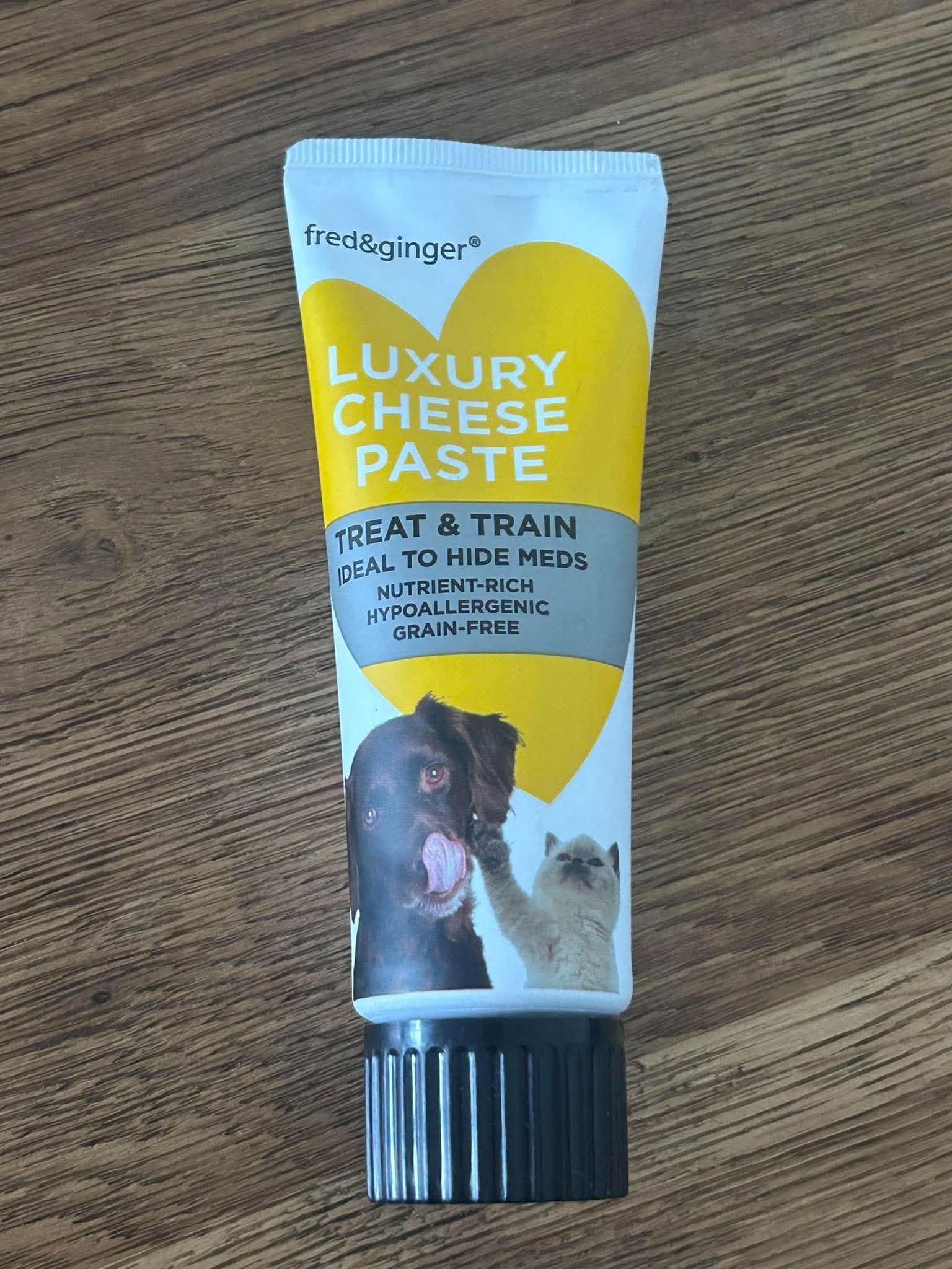 Squeezy Cheese paste for dogs from Friends and Canines